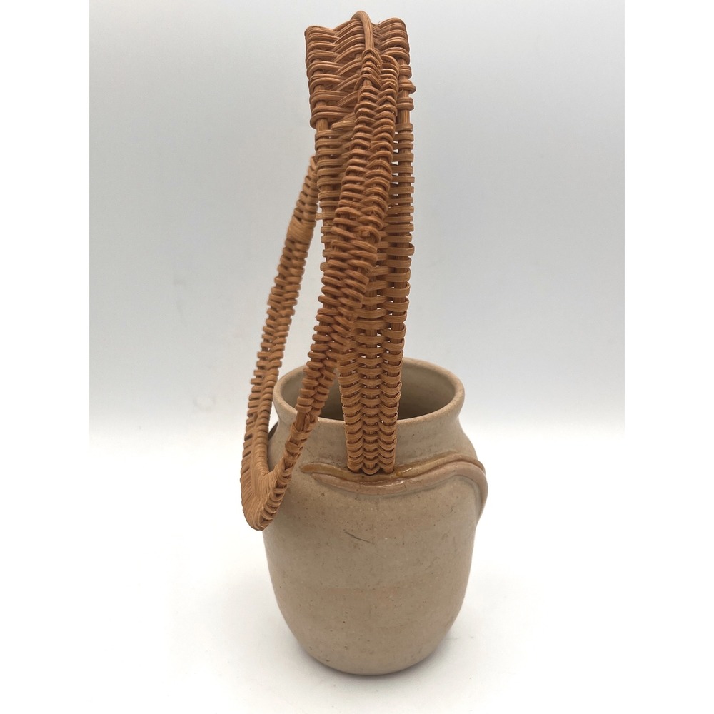 Mary Ashley Tan Pottery Vase Rustic Organic Rattan Handle Signed Hand Thrown - Picture 4 of 9
